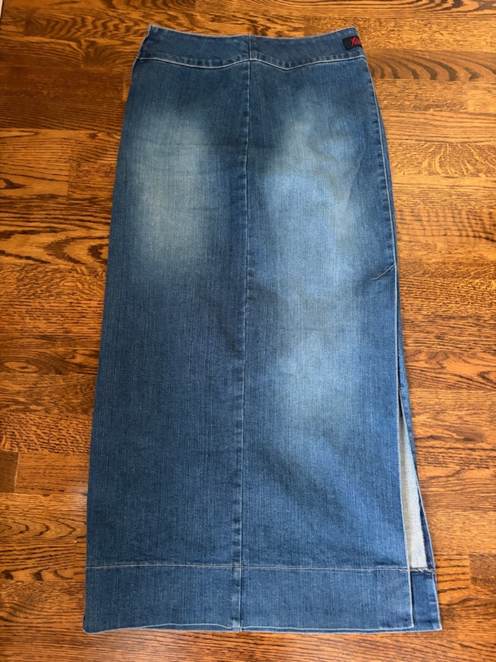 VINTAGE 90’s dead stock Medium Blue Denim Maxi Skirt with Slit - Picture 4 of 8